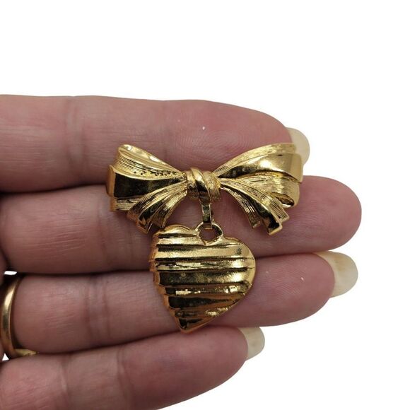 Vintage Avon Signed Bow Heart Brooch Pin Gold Tone "I Love You Grandmother" Gift - Picture 4 of 5